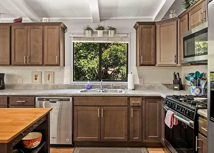 Red Rock Getaway With Jacuzzi In West For Family Holiday home Sedona