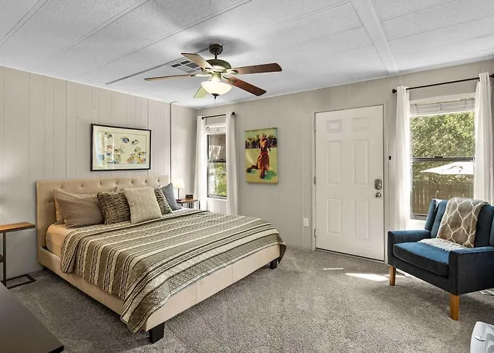Holiday home Red Rock Getaway With Jacuzzi In West For Family Sedona