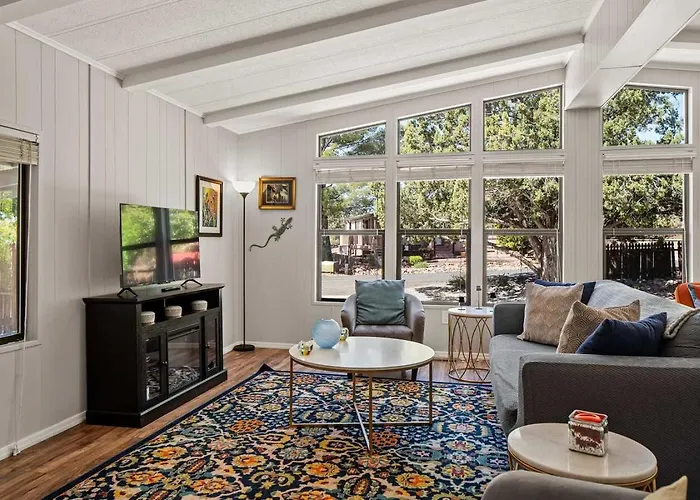 Holiday home Red Rock Getaway With Jacuzzi In West For Family